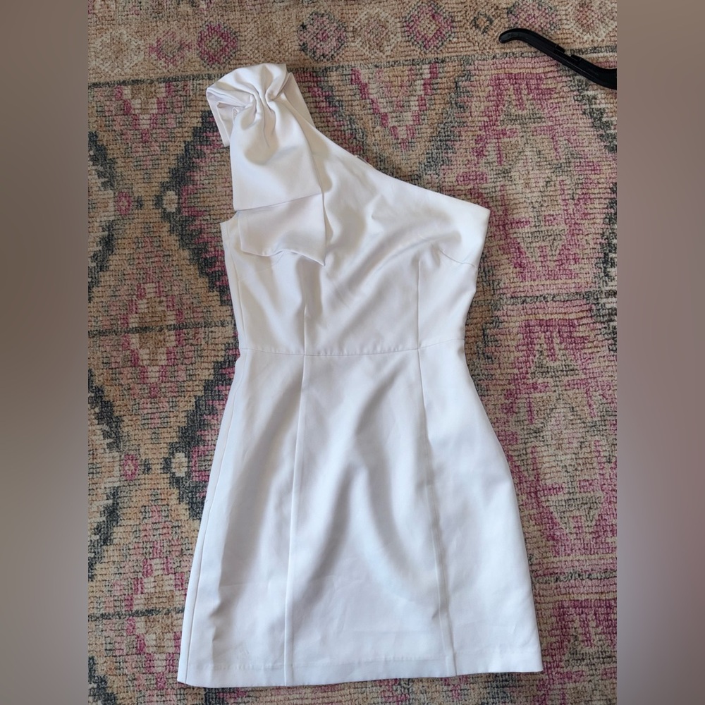 Gianni Bini White One-Shoulder Dress